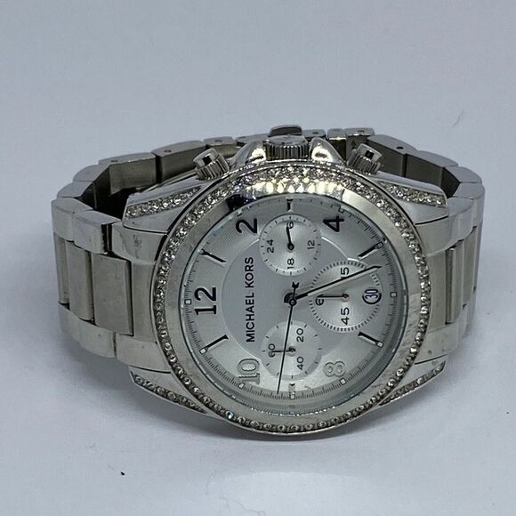 Michael Kors MK5165 Women's Silver Stainless Steel Analog Dial Quartz Watch RQ1 - Picture 7 of 12